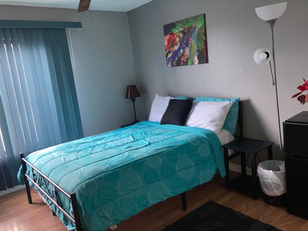 Irises House - Private Room In Home คิสซิมมี ภายนอก รูปภาพ